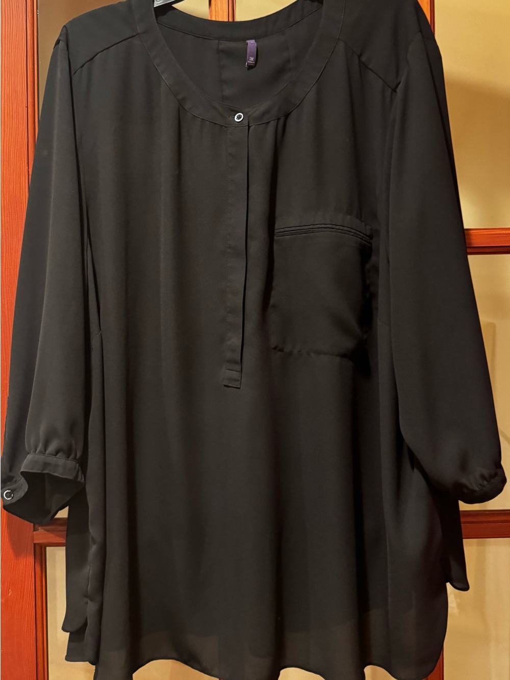 NYDJ 3X Black Flowy Tunic Blouse Pleated Back Lightweight 3/4 Sleeve Top